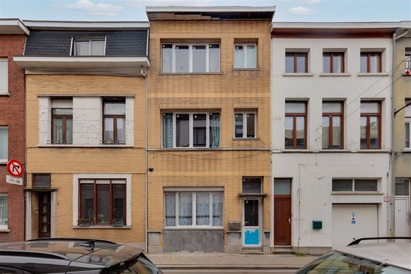 Vergund opbrengsteigendom met twee appartementen