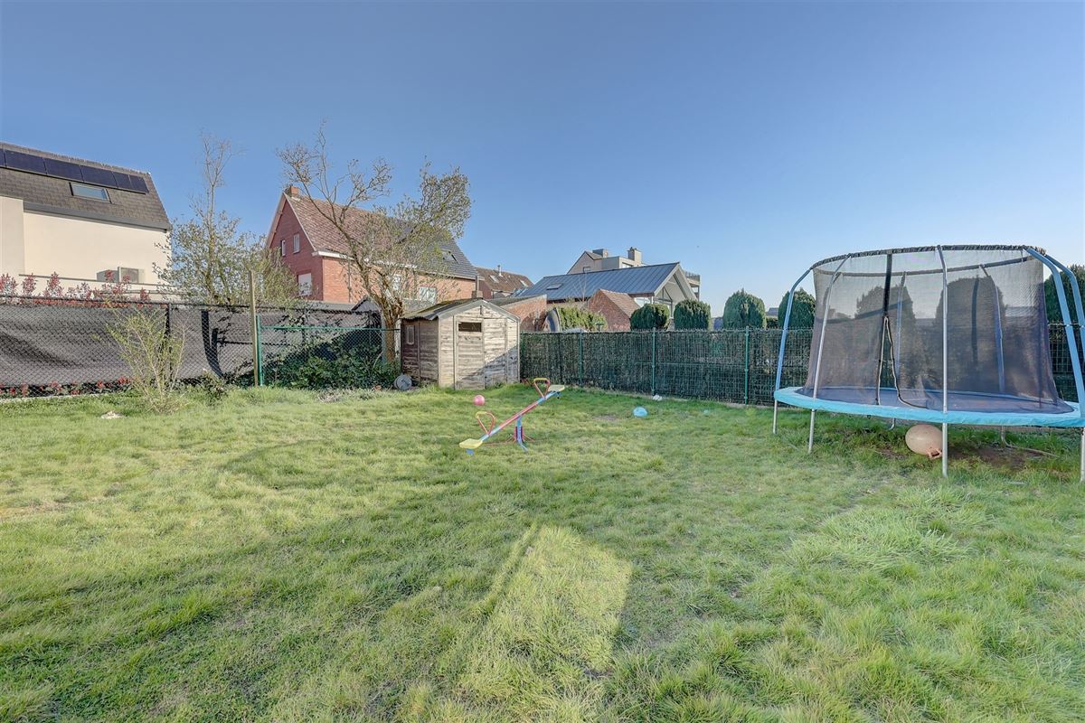 Woning te huur met 4 slaapkamers, tuin en garage in Heffen