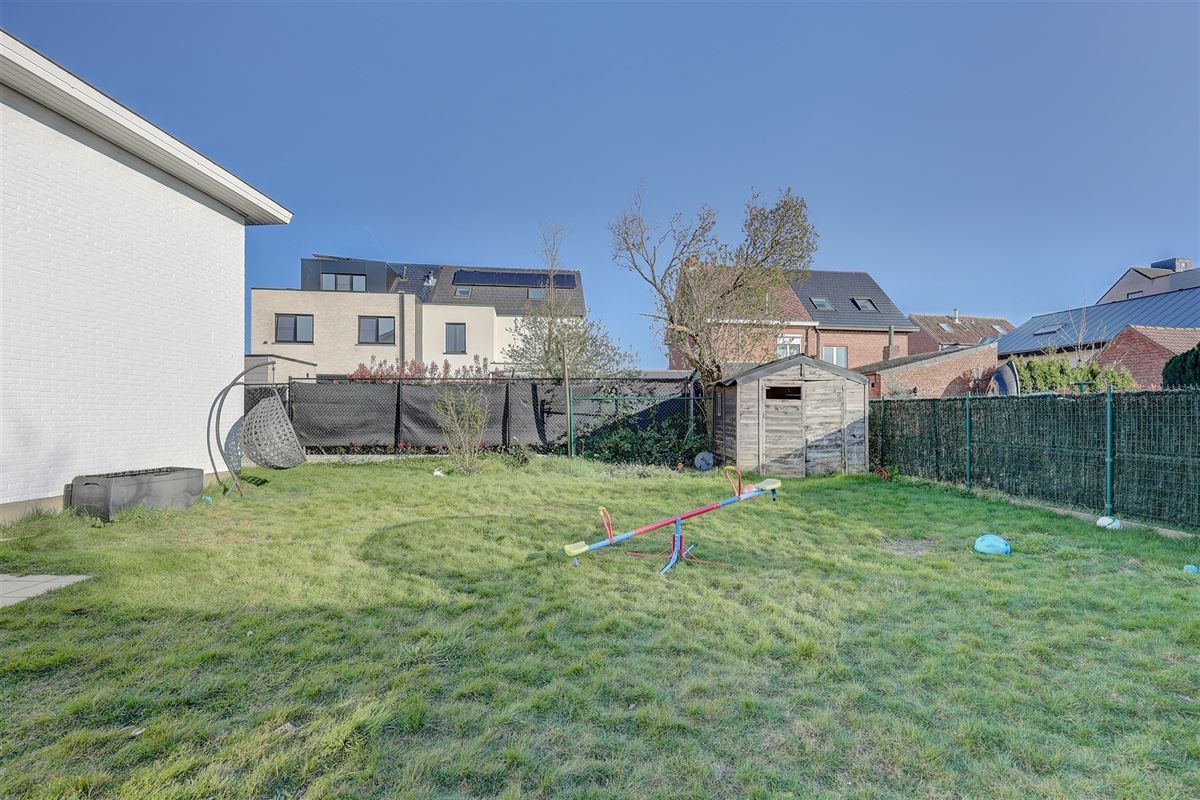 Woning te huur met 4 slaapkamers, tuin en garage in Heffen