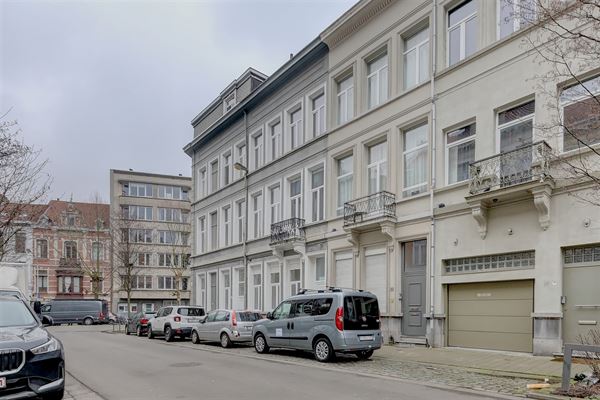 Studio met aparte slaaphoek te huur in centrum Antwerpen