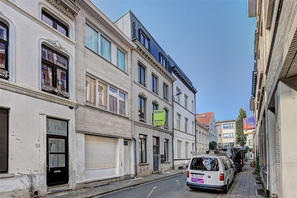 Opbrengsteigendom met 4 appartementen