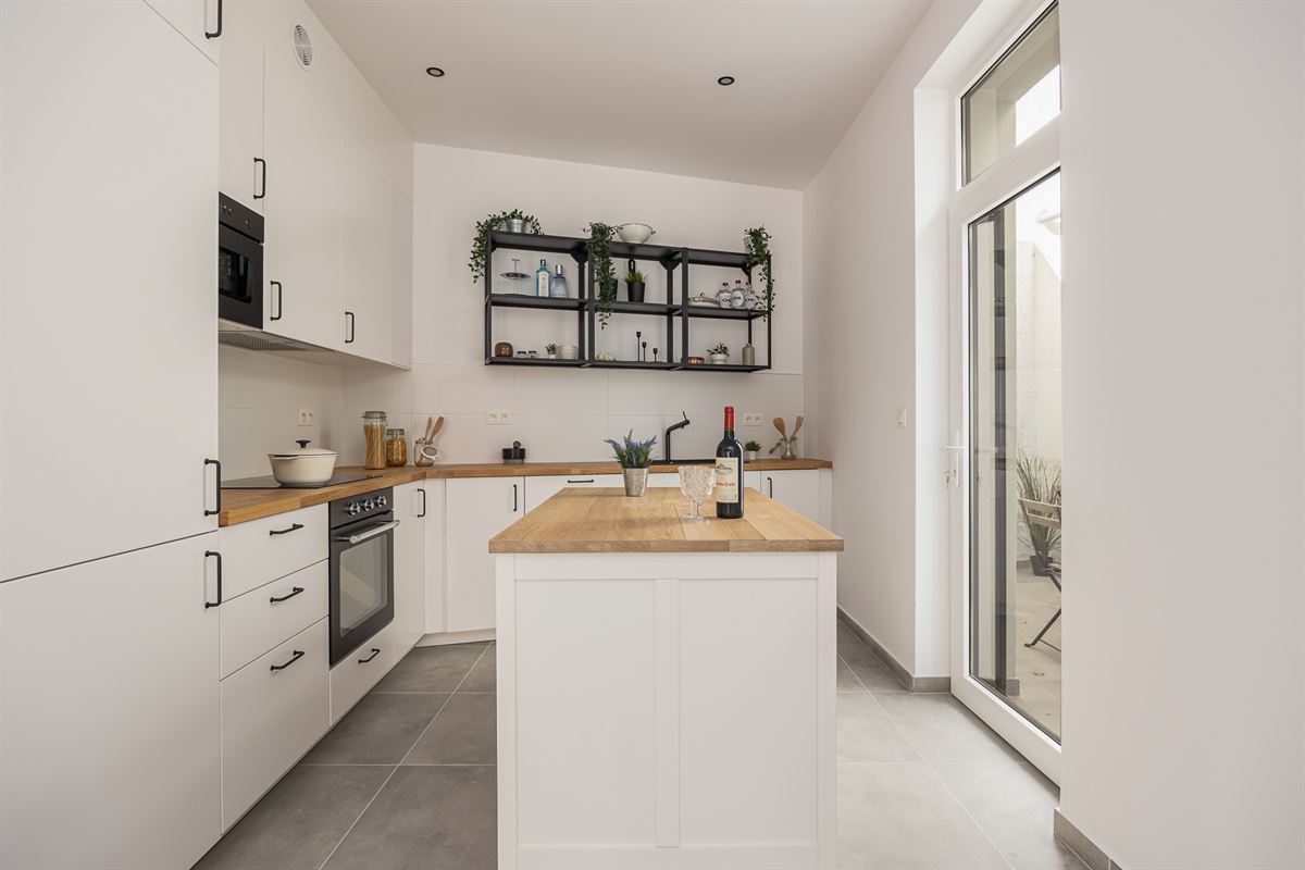 Energiezuinige woning met praktijk en drie slaapkamers