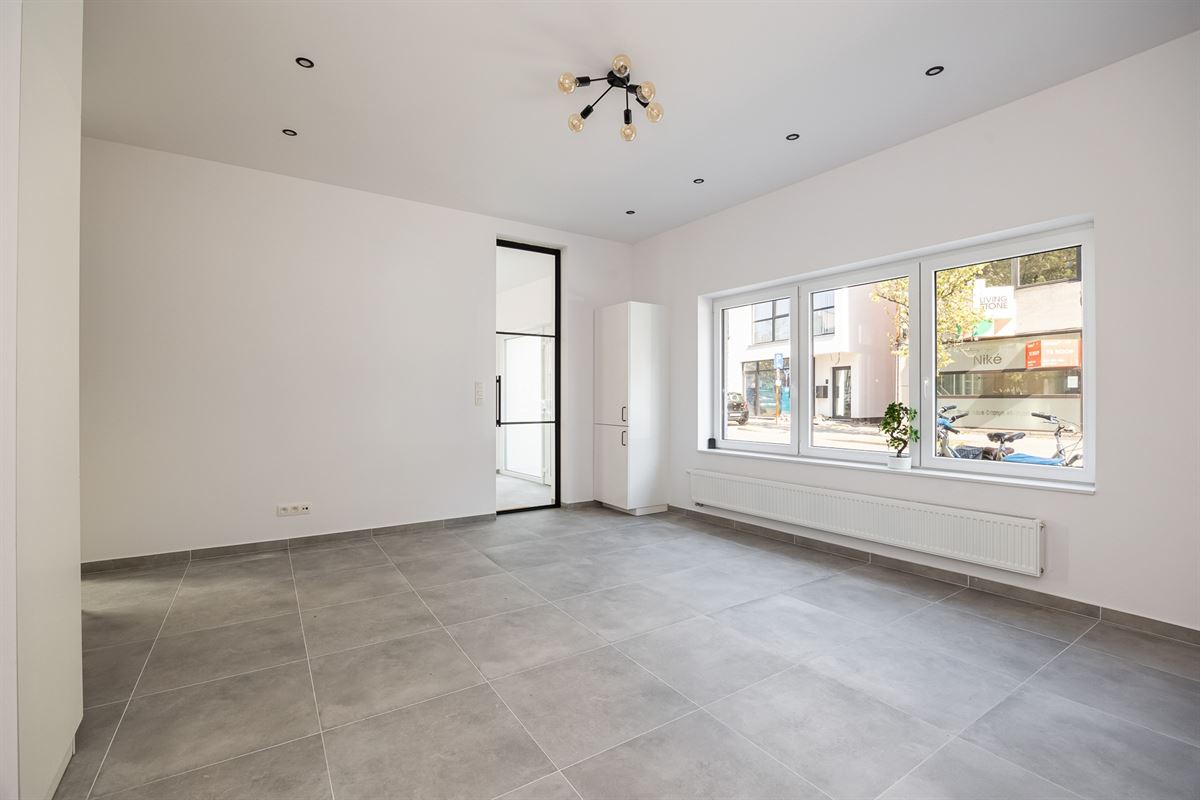 Energiezuinige woning met praktijk en drie slaapkamers