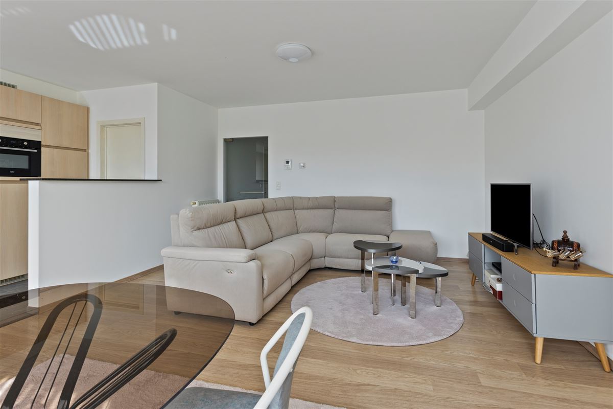 Mooi 2 slaapkamer appartement met zuidgericht terras