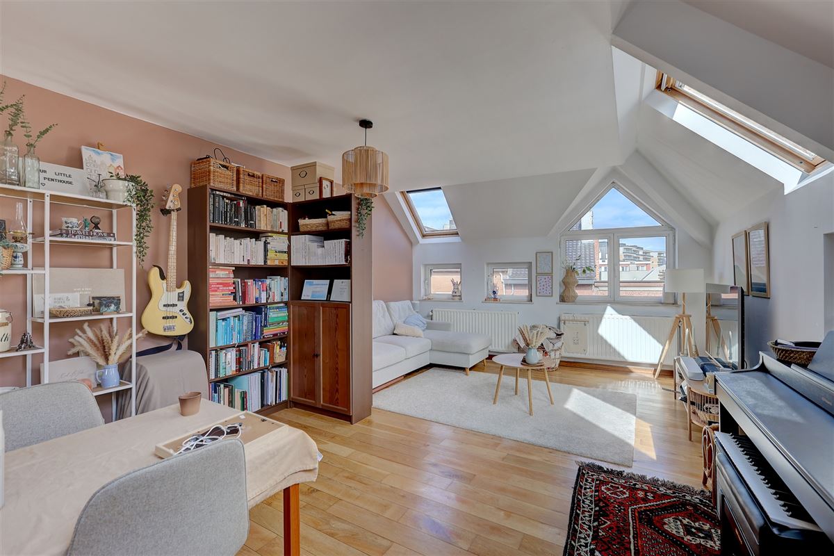 Lichtrijk dakappartement te huur in het centrum van Mechelen