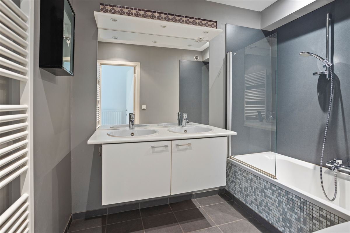 Mooi 2 slaapkamer appartement met zuidgericht terras