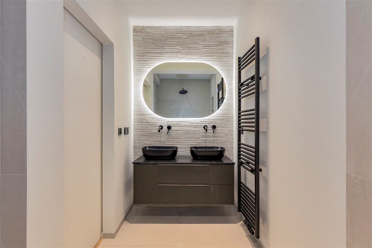 Super-de-luxe gerenoveerd appartement te Mortsel - 2 slk + zuidterras