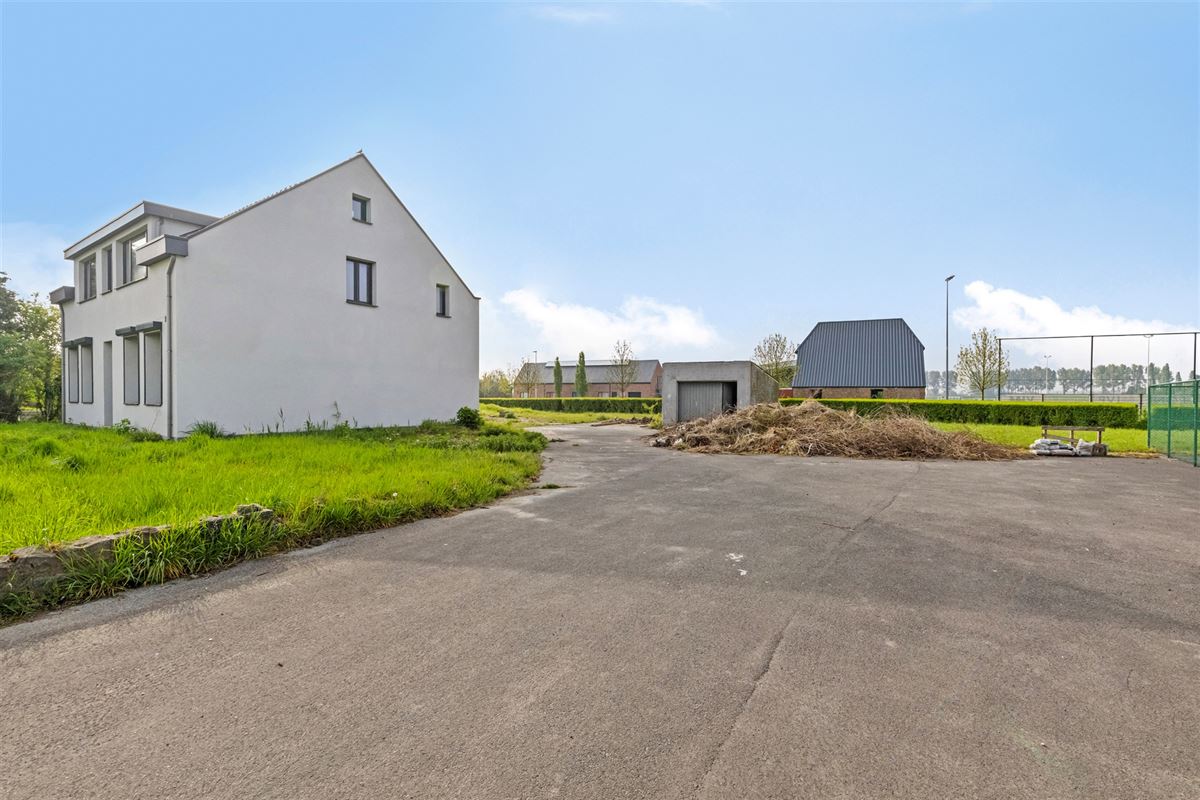 Landelijk en rustig gelegen huis (270m²) op een perceel van 1.887m²
