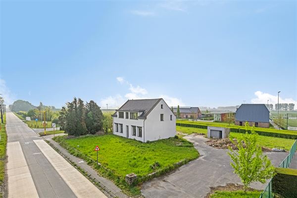 Landelijk en rustig gelegen huis (270m²) op een perceel van 1.887m²