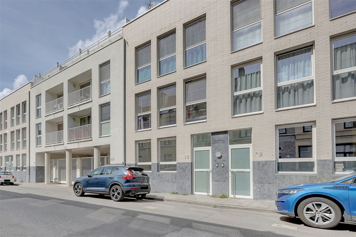 Lichtrijk appartement met 2 slaapkamers, staanplaats en gezellige tuin!