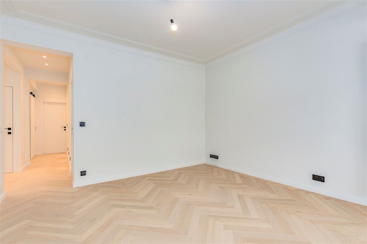 Super-de-luxe gerenoveerd appartement te Mortsel - 2 slk + 2 badk
