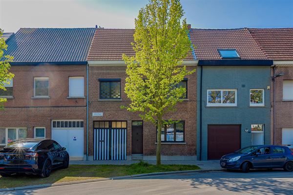 Ruim te renoveren huis met tuin en garage