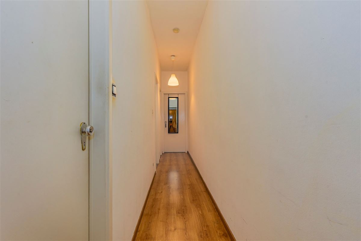 Zeer licht 3 slaapkamer appartement aan Rooseveltplaats en Opera