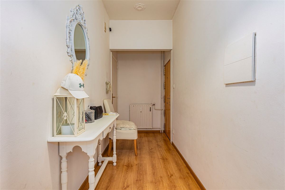 Zeer licht 3 slaapkamer appartement aan Rooseveltplaats en Opera