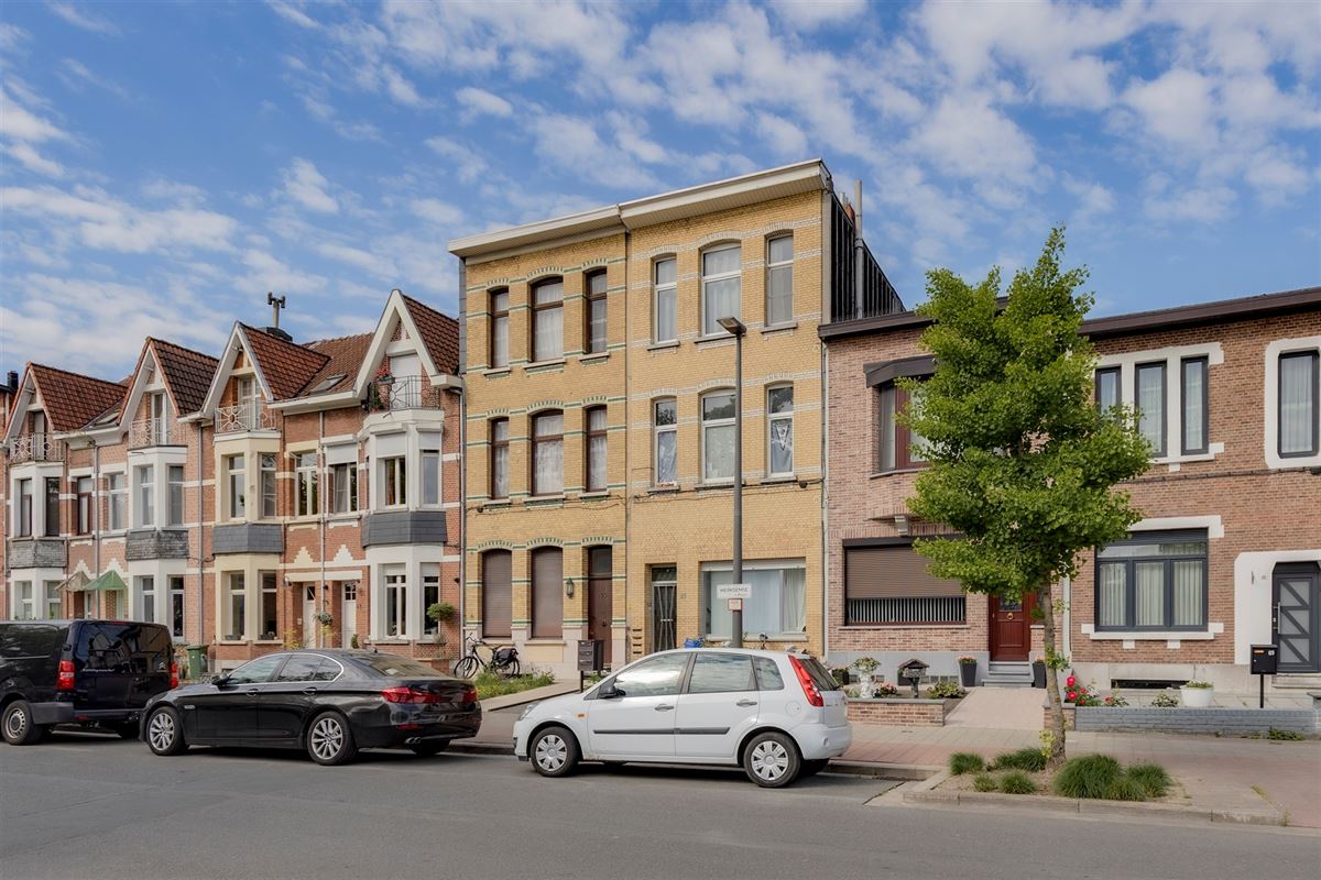 Woning ingedeeld in 3 verhuurde appartementen