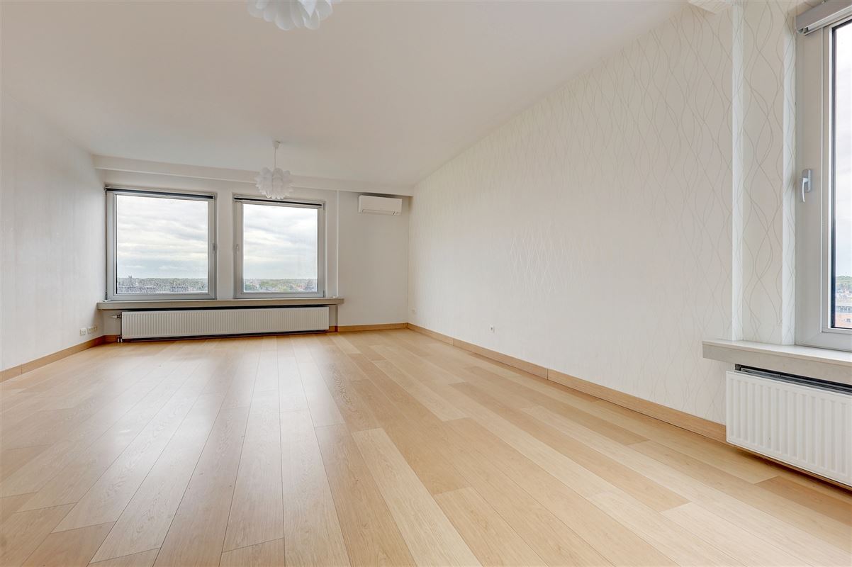 Appartement met 3 slaapkamers, terras en parking op de Bist