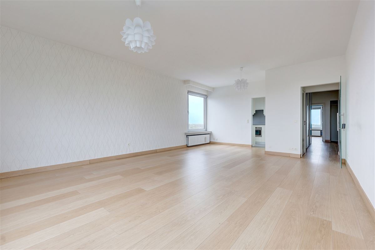 Appartement met 3 slaapkamers, terras en parking op de Bist