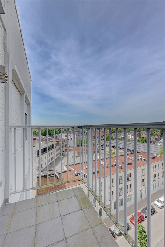 Appartement met 3 slaapkamers, terras en parking op de Bist