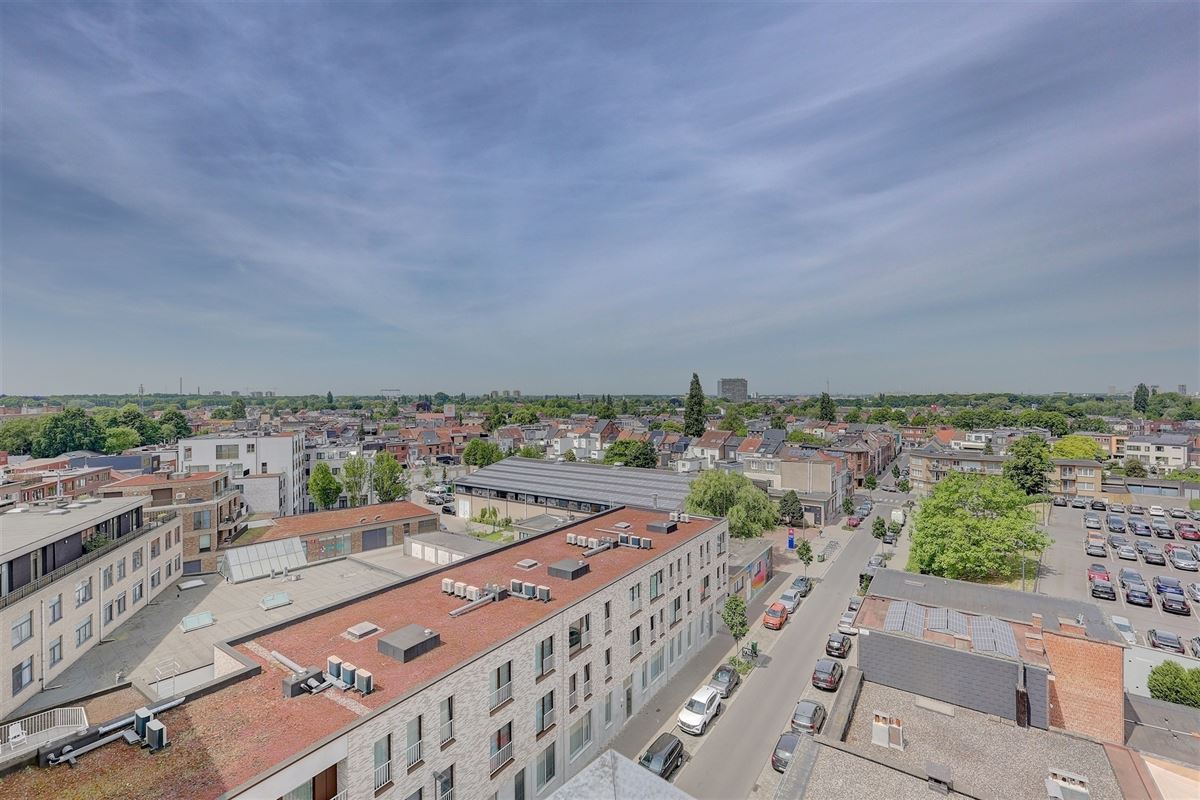 Appartement met 3 slaapkamers, terras en parking op de Bist