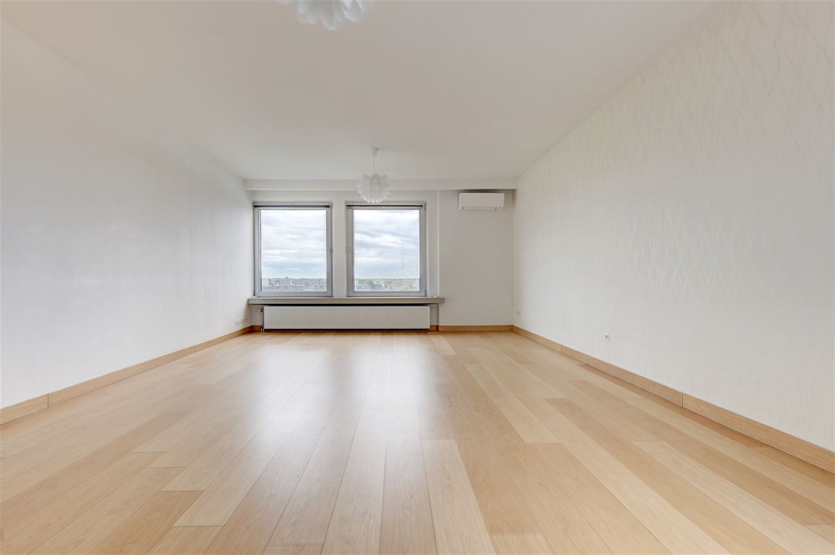 Appartement met 3 slaapkamers, terras en parking op de Bist