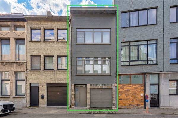 Ruime instapklare woning met grote garage/magazijn