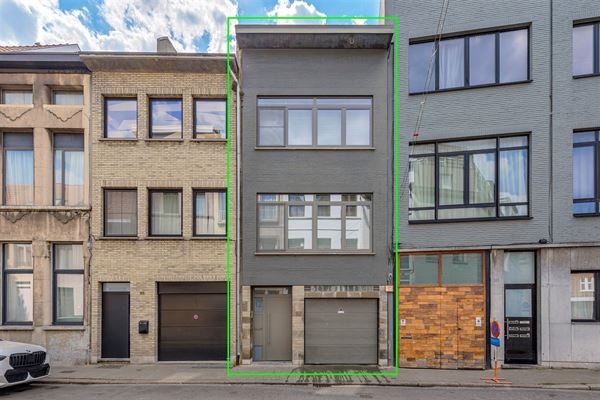 Ruime instapklare woning met grote garage/magazijn