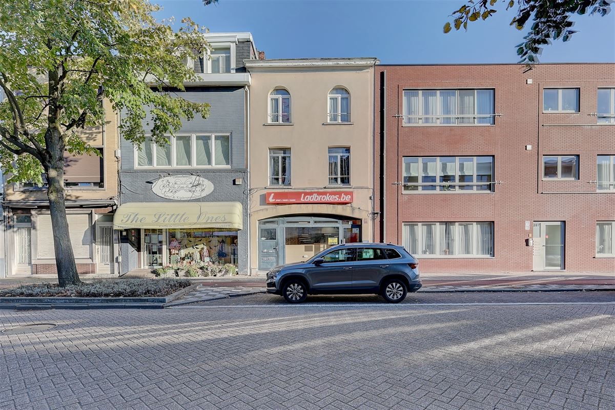 Handelsgelijkvloers op uitstekende ligging in Wilrijk te huur