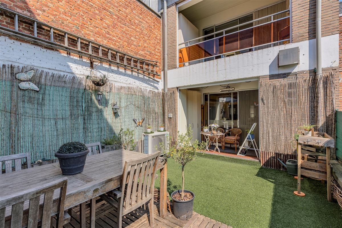 Ruime instapklare woning met grote garage/magazijn