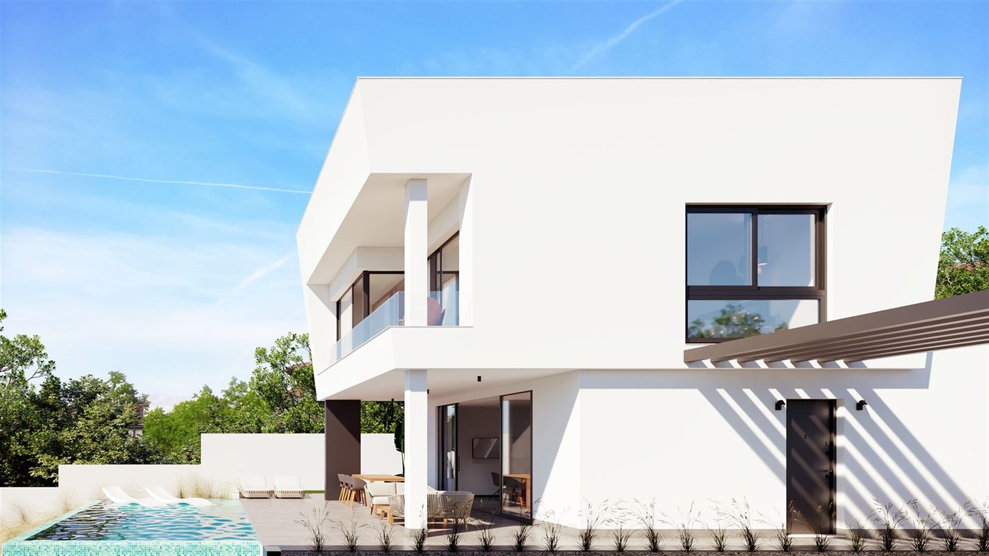 Villa met 4 slk, 3 badk en infinity pool met zeezicht