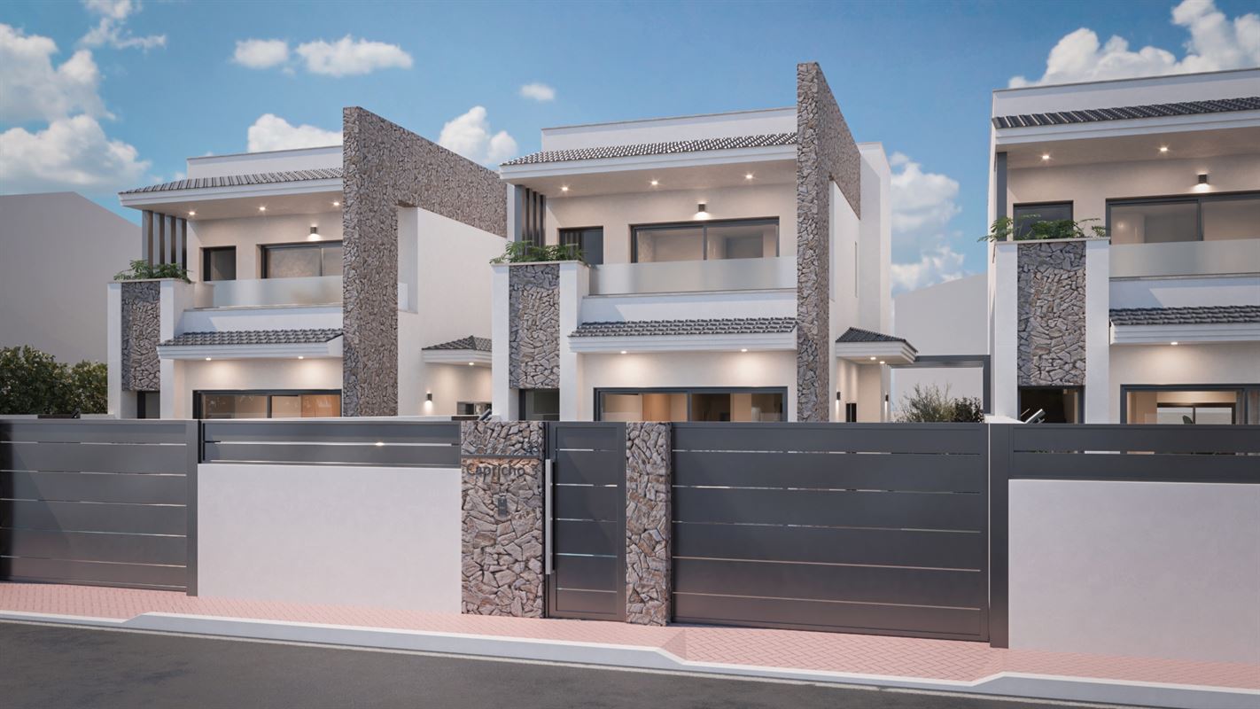 Villa met 3 slk + 3 badk met zwembad