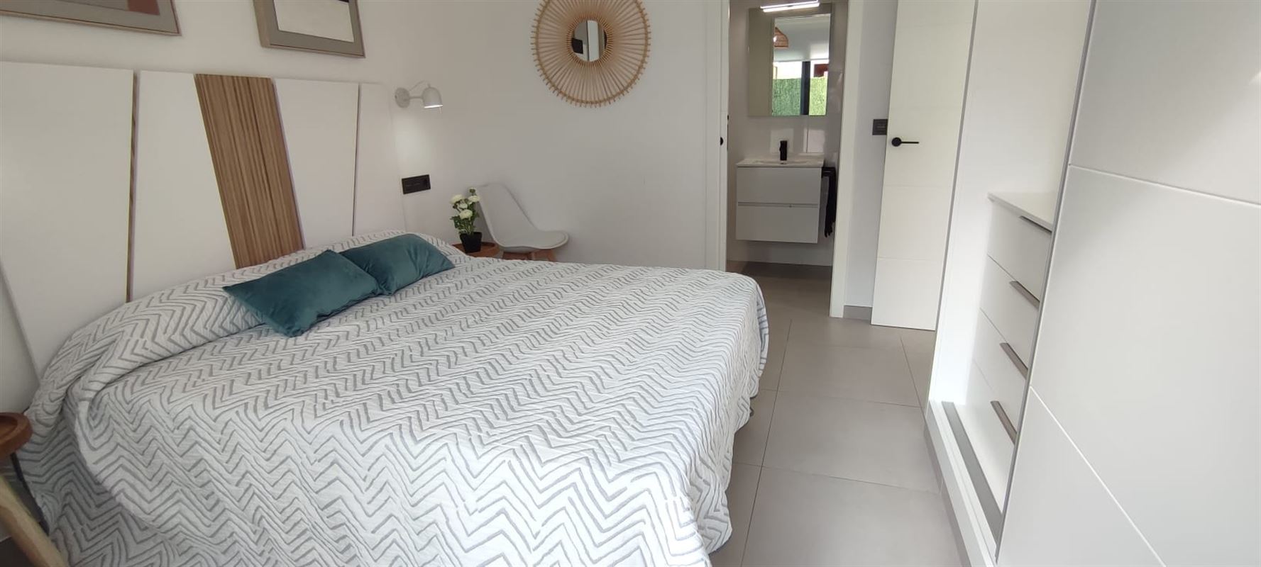 Villa met 3 slk en 3 badk met zwembad