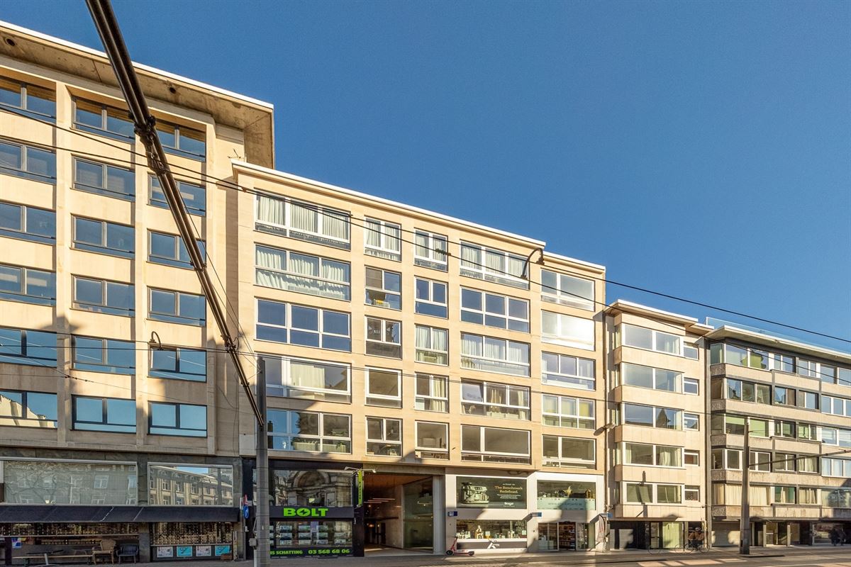 Gemeubeld gerenoveerd appartement op ideale locatie
