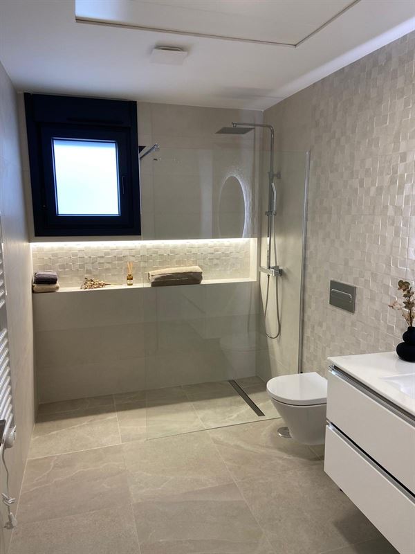 Villa met 3 slk en 2 badk met zwembad