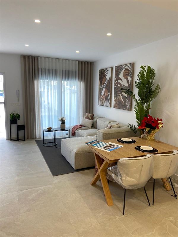 Villa met 3 slk en 2 badk met zwembad