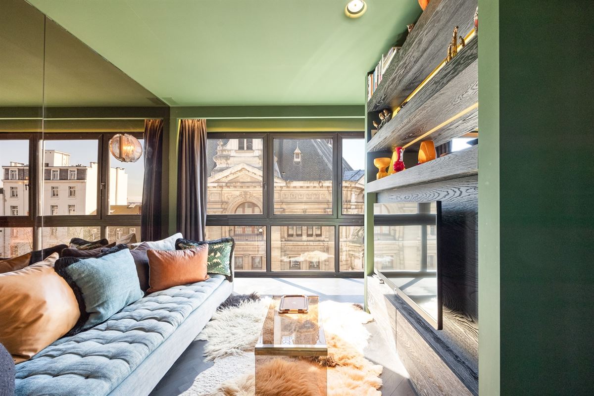 Gemeubeld gerenoveerd appartement op ideale locatie