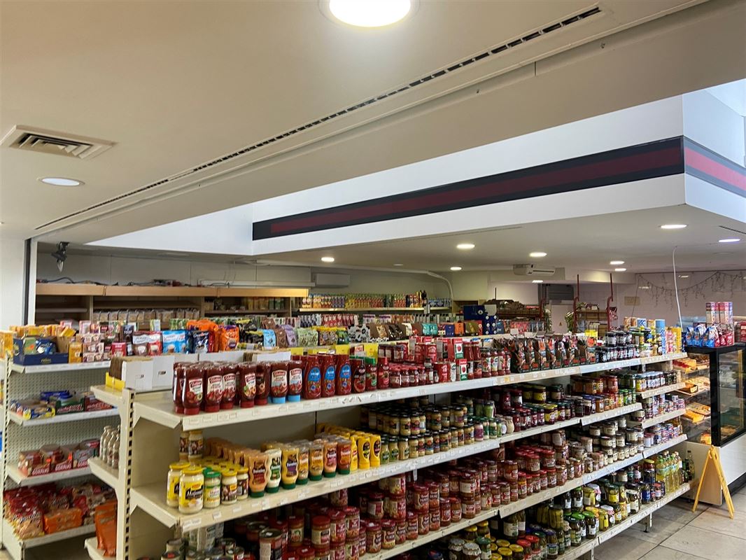 2 verhuurde commerciële ruimten aan het Operaplein, 8,3% netto rendement