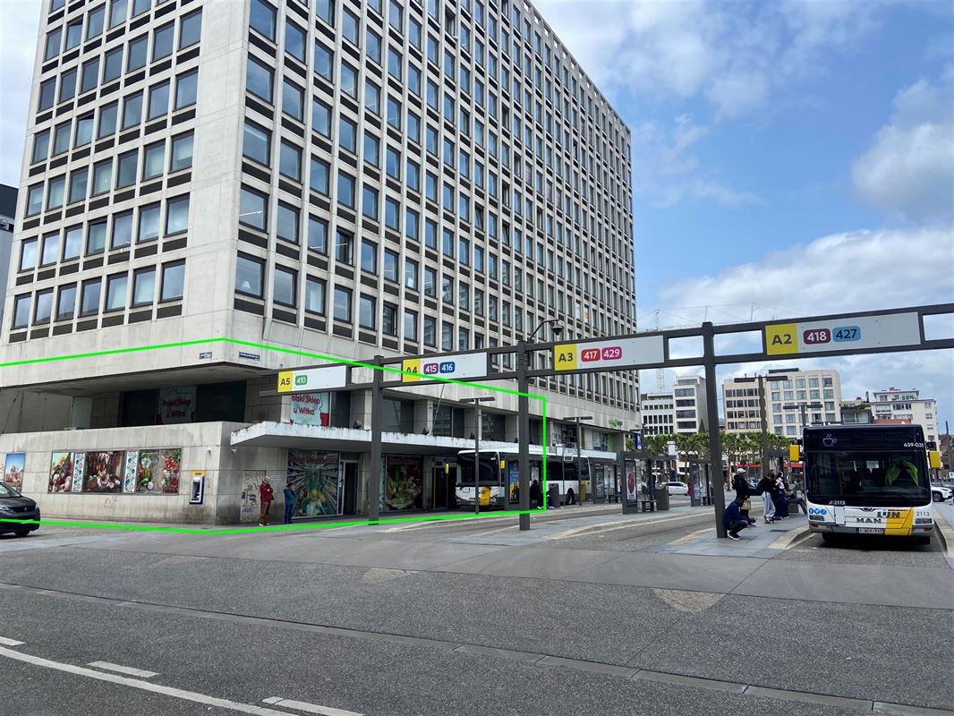 2 verhuurde commerciële ruimten aan het Operaplein, 8,3% netto rendement