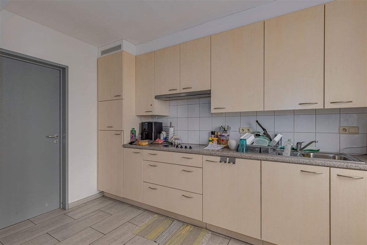 Recent appartementsgebouw met 5 appt + garage in Merksem