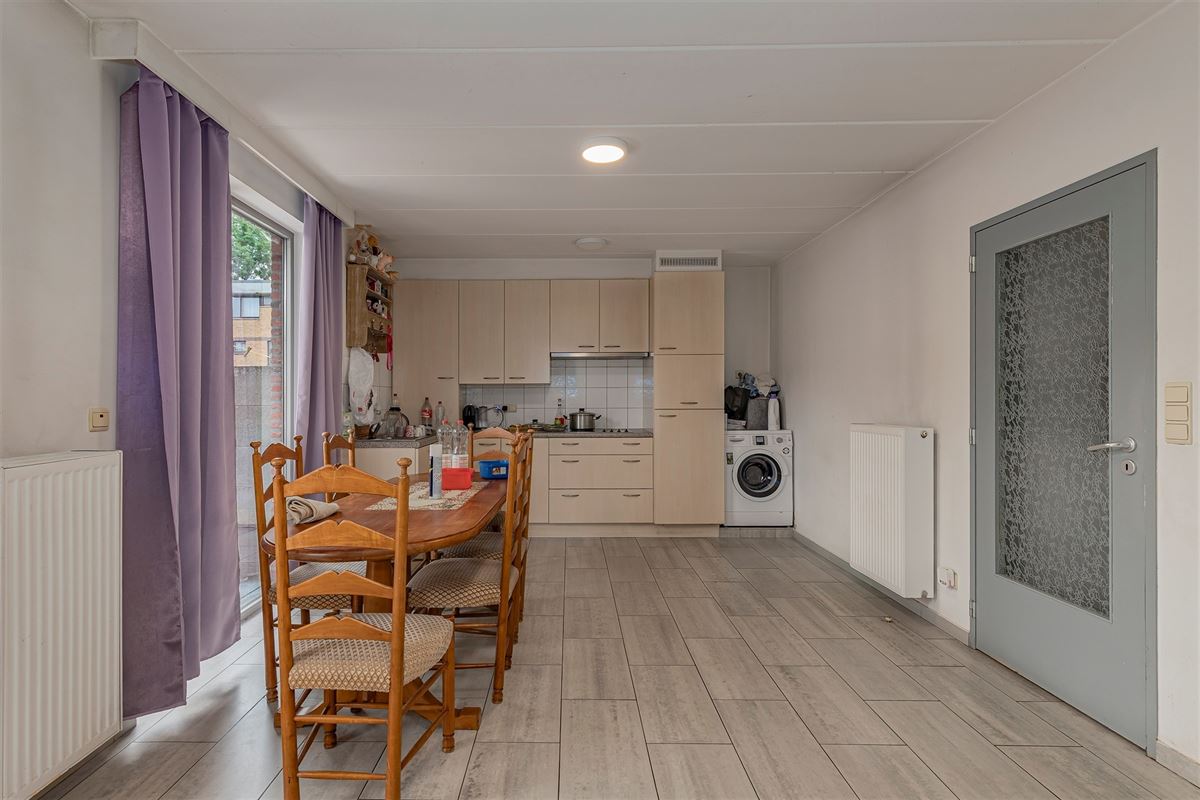 Lichtrijk 1-slaapkamer appartement met tuin en garagebox te koop in Merksem
