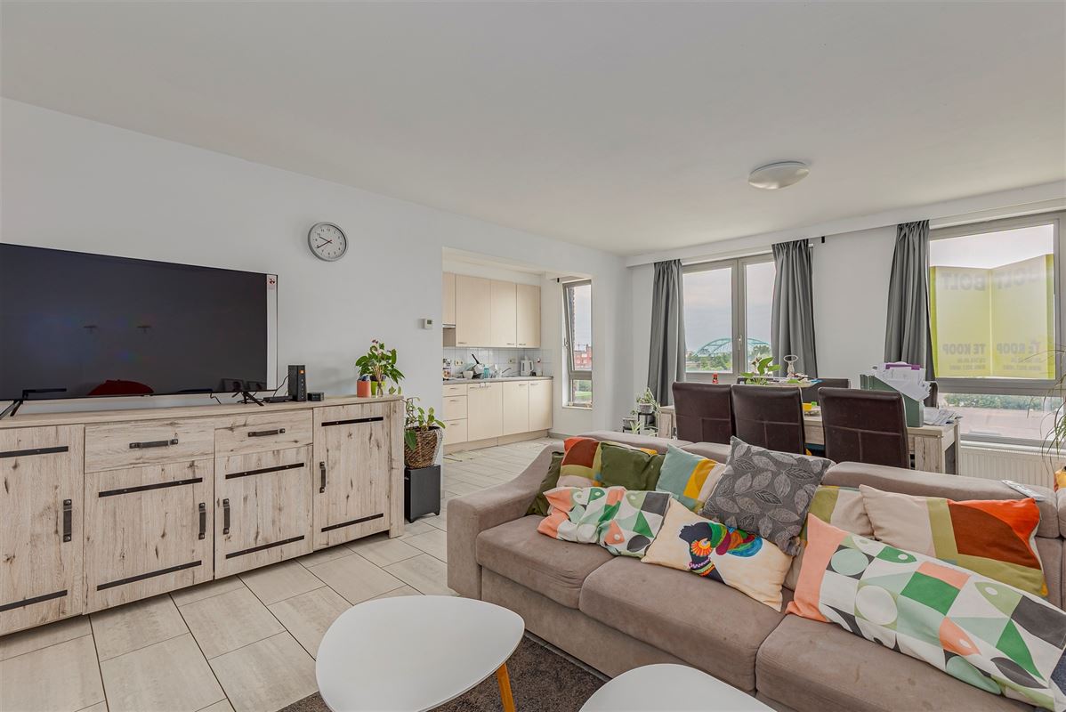 Recent appartementsgebouw met 5 appt + garage in Merksem