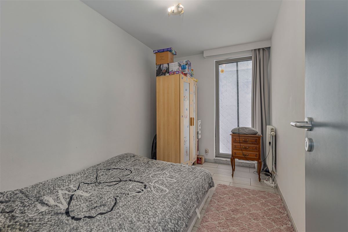Recent appartementsgebouw met 5 appt + garage in Merksem