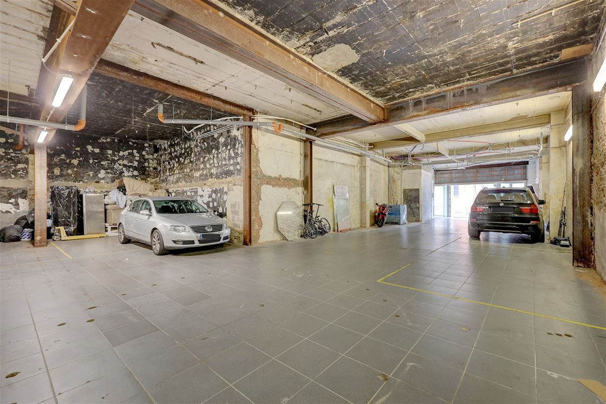 Ruim handelsgelijkvloers in centrum Antwerpen