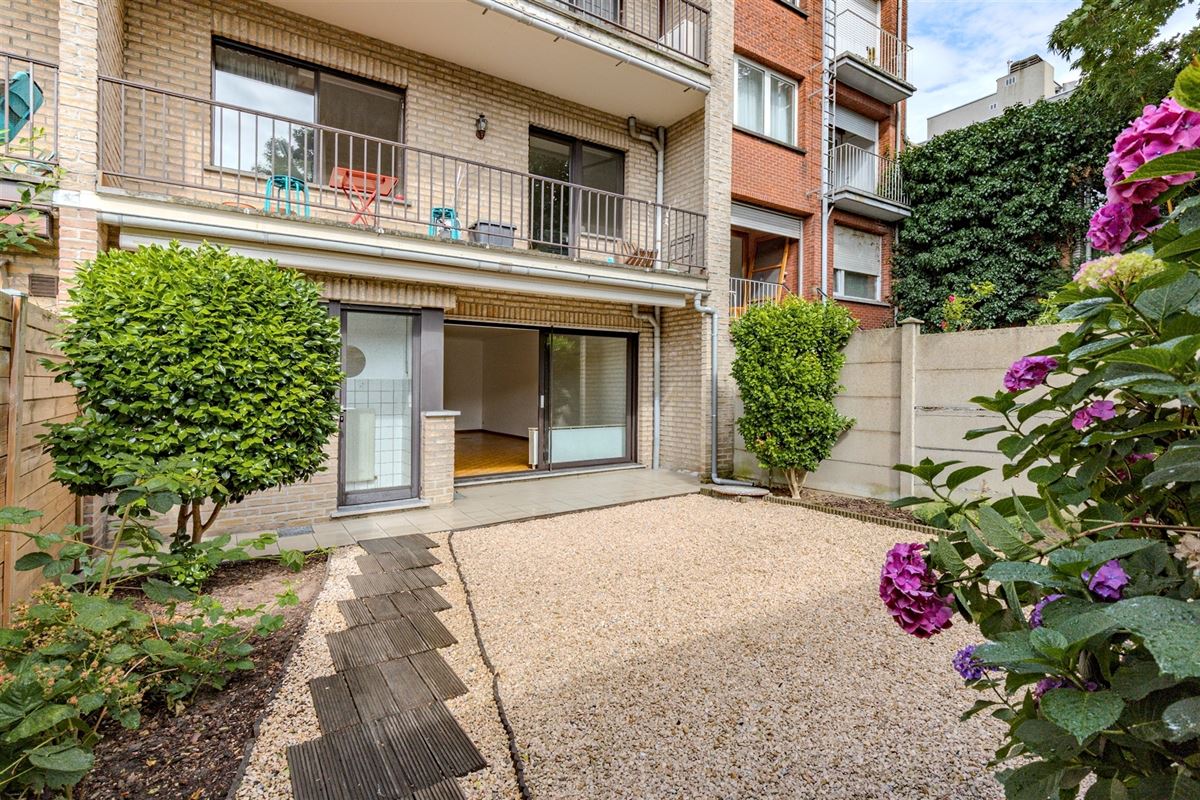 Instapklaar 2 slk appt met tuin en garagebox aan Te Boelaerpark