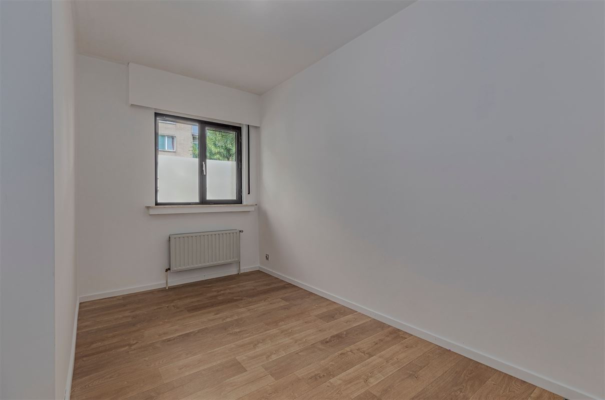 Instapklaar 2 slk appt met tuin en garagebox aan Te Boelaerpark