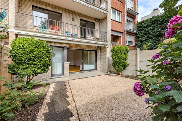 Instapklaar 2 slk appt met tuin en garagebox aan Te Boelaerpark
