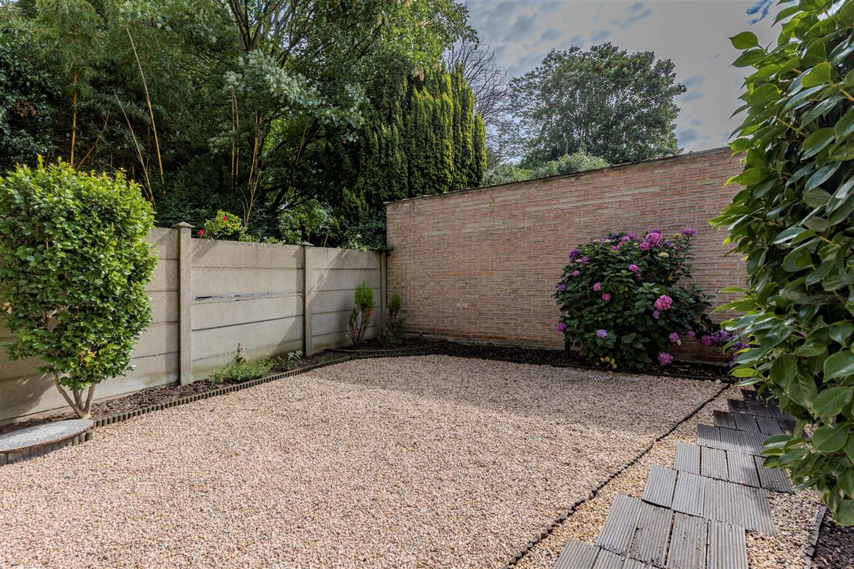 Instapklaar 2 slk appt met tuin en garagebox aan Te Boelaerpark