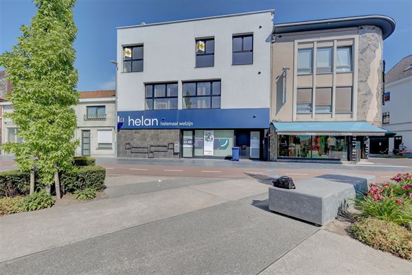 Appartement met twee slaapkamers en ruim terras