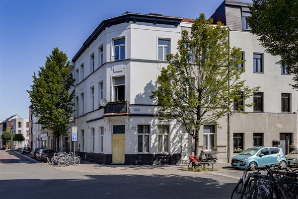 Woning ingedeeld in 4 verhuurde units op topligging aan Park Spoor Noord