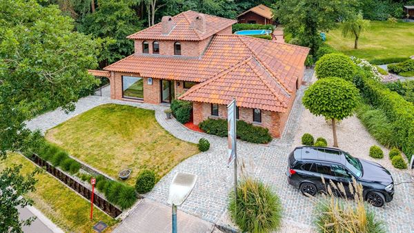 Charmante villa met 3 slaapkamers in Spaanse stijl te koop in Zoersel