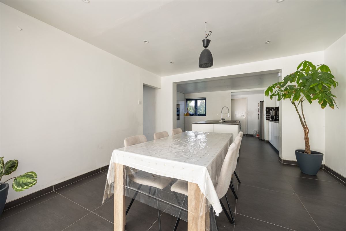 Ruime gezinswoning met zes slaapkamers te Mechelen